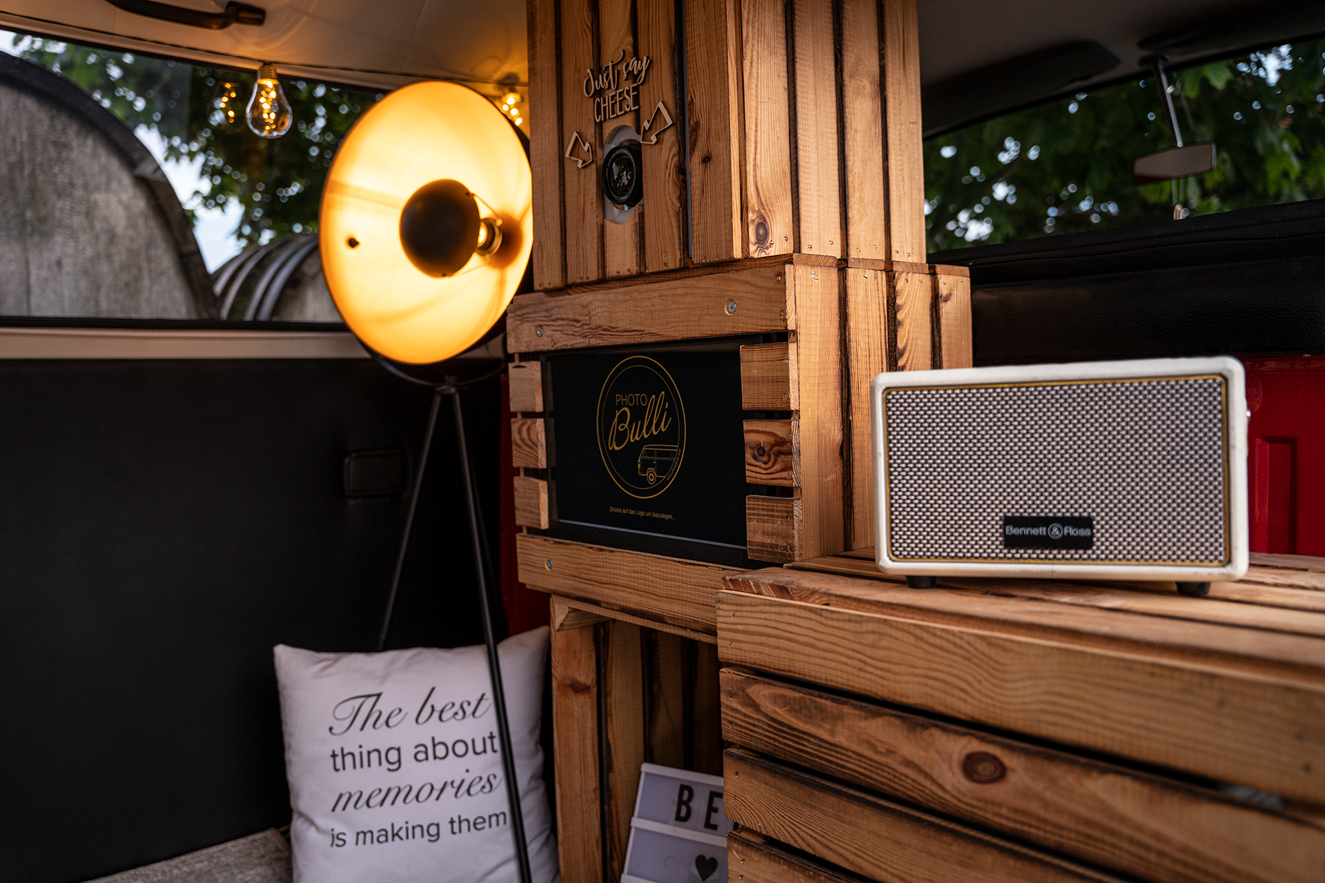 Header-Impressionen-Blick-in-den-Foto-Bulli Header-Impressionen-Blick-in-den-Foto-Bulli