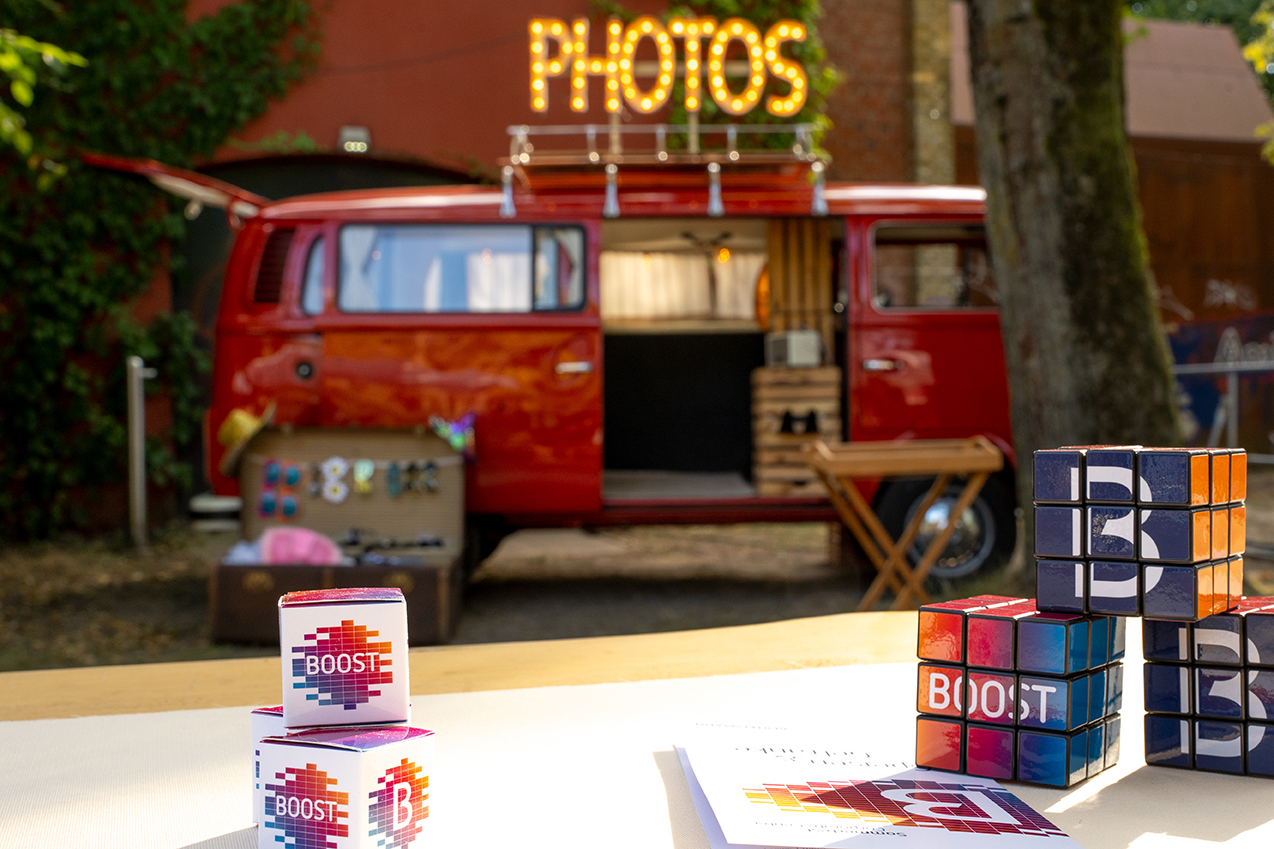 photobulli.nrw | VW Bulli mit Fotobox | Fotobulli für Hochzeit und Event mieten | Bertelsmann Sommerfest